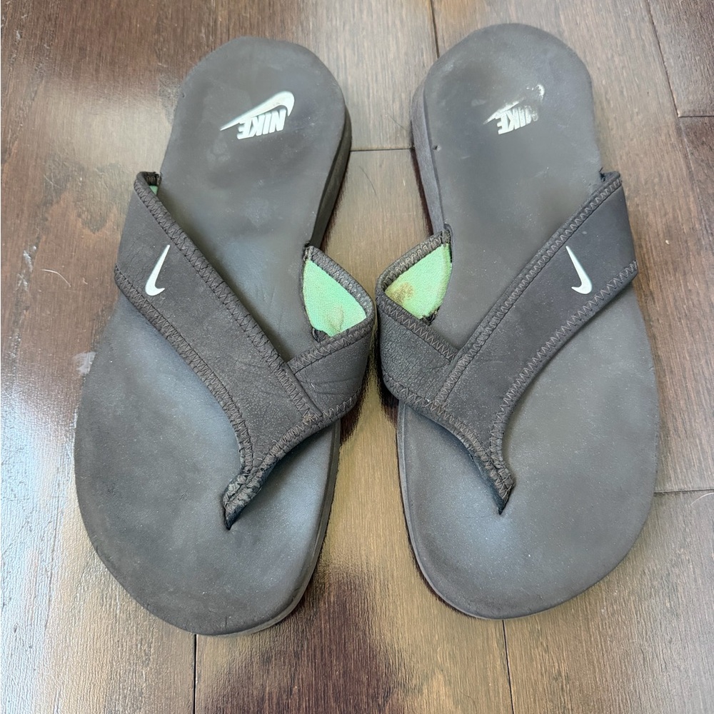 Nike Black Flip-Flop Sandals